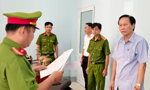 Hai cựu phó chủ tịch TP Long Xuyên bị khai trừ Đảng