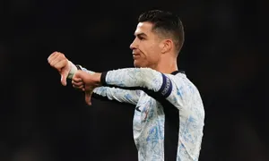 Ronaldo im tiếng khi Bồ Đào Nha đứt mạch thắng
